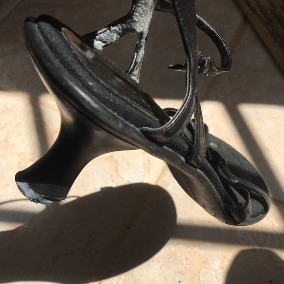 Unisa Genuine leather buckle strappy sandal black - Picture 4 of 8